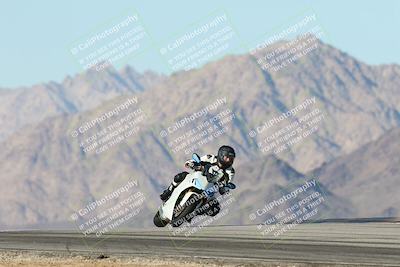 media/Dec-01-2025-Moto Forza (Mon) [[2daa91e15f]]/3-Beginner Group/Session 4 Turn 9/